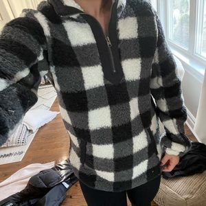 A&F pull over